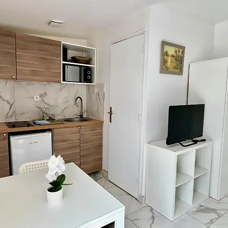 Chemin De Fer, Charmants Apartamento