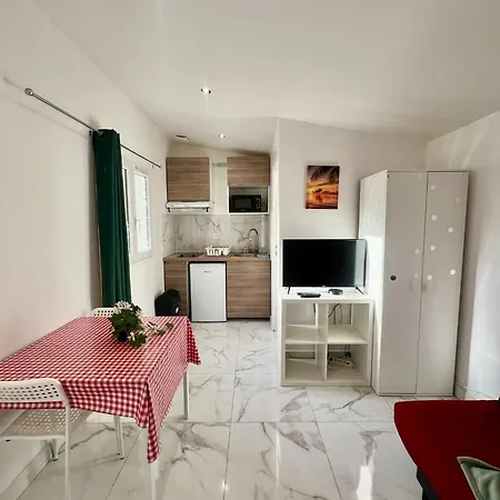 Chemin De Fer, Charmants Apartamento *