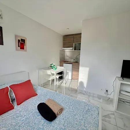 Chemin De Fer, Charmants Apartamento